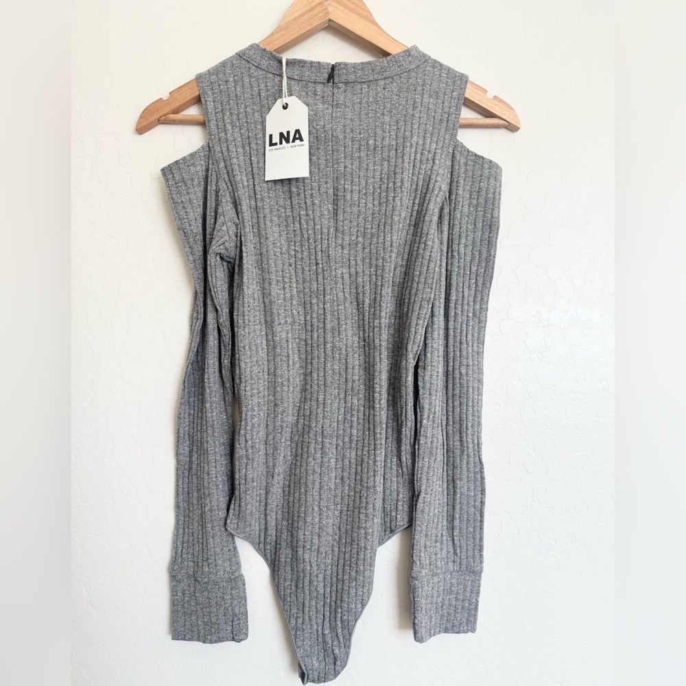 NWT LNA Ashley Jane cold shoulder ribbed grey long-sleeve bodysuit size Large - Picture 3 of 5